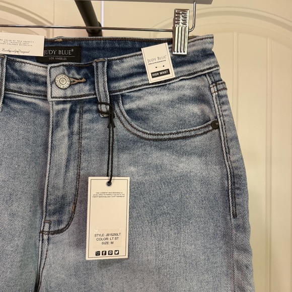 Judy Blue Shorts - Picture 2 of 6